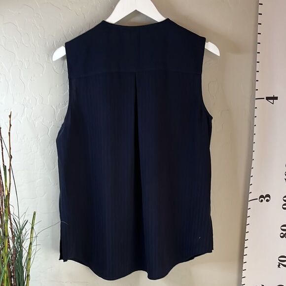 Adrianna Papell Shanghai Silk Navy Blue Size Medium. Sleeveless With V-neck. - Picture 8 of 9